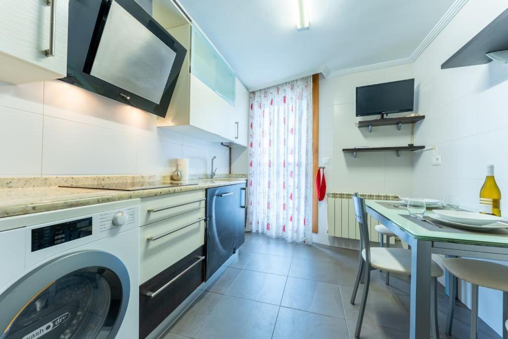 Apartamento En El Corazon De La Ciudad Con Parking Santander Exterior photo